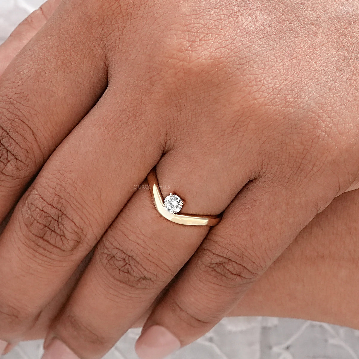 Round Cut Lab Grown Diamond Curved Solitaire Ring Rings
