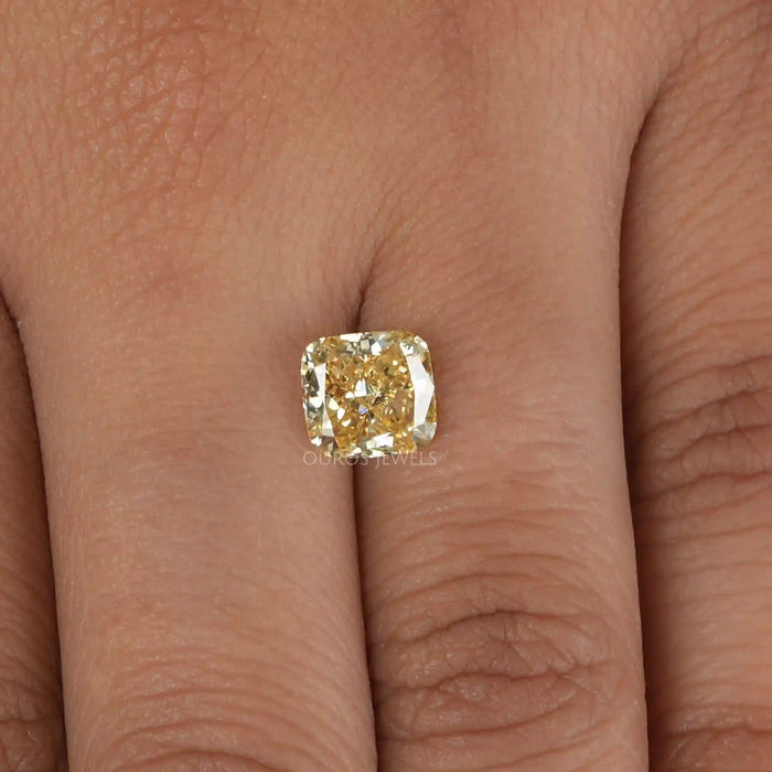 [Yellow Loose Diamond On Hand]-[Ouros Jewels]