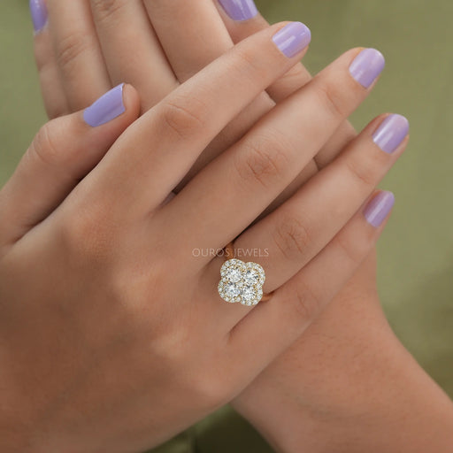 [Beautiful Flower Shaped Lab diamond engagement ring]