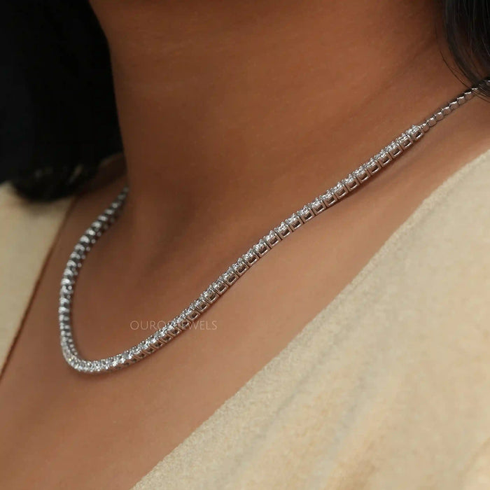 [A Women wearing Round Diamond Necklace]-[Ouros Jewels]