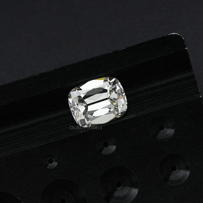 [3.06 carat old mine cushion  diamond ring]-[ouros jewels]