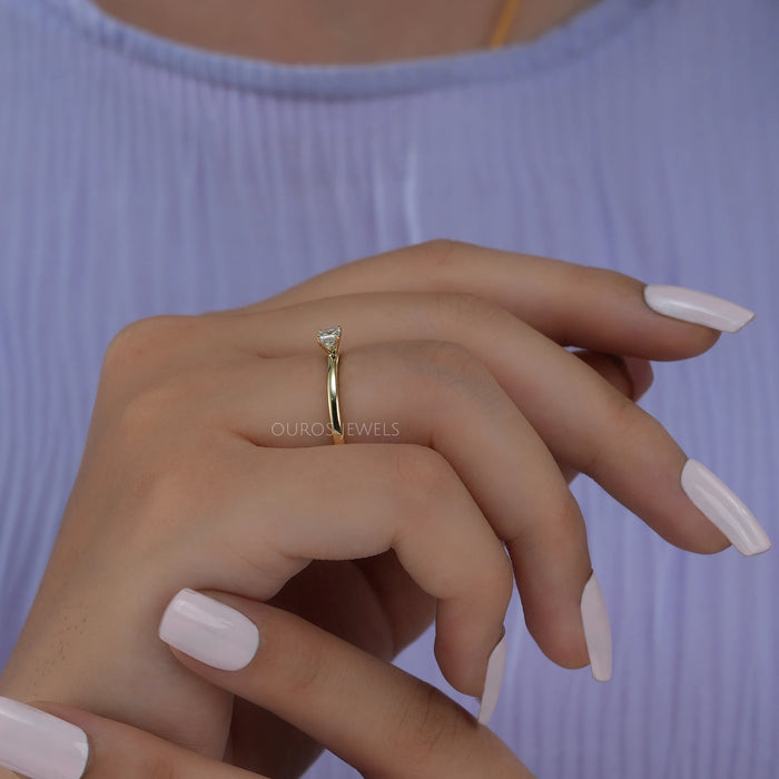 [A Women wearing Asscher Diamond Ring]-[Ouros Jewels]
