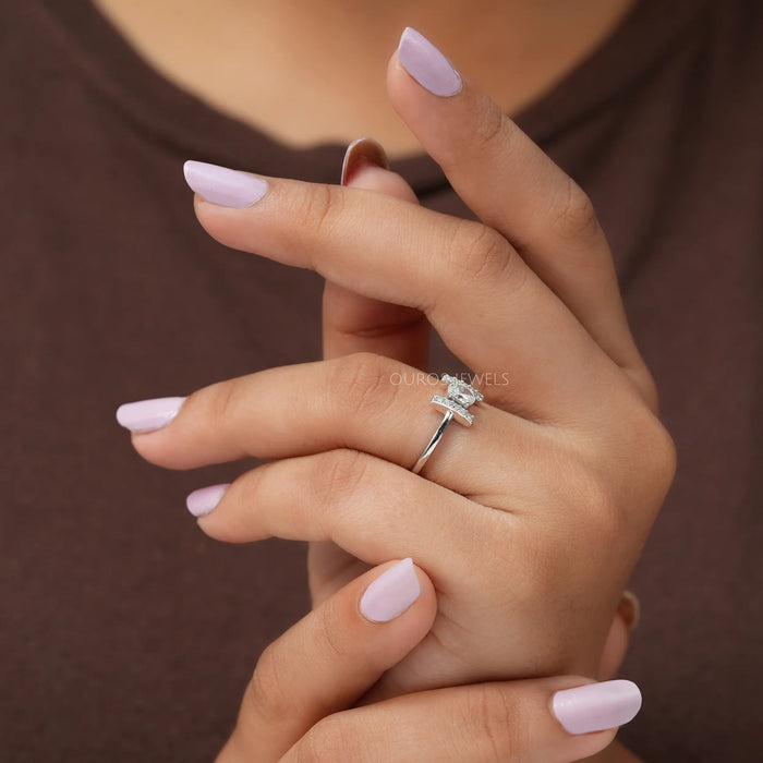 [A Women wearing Bar Setting Engagement Ring]-[Ouros Jewels]