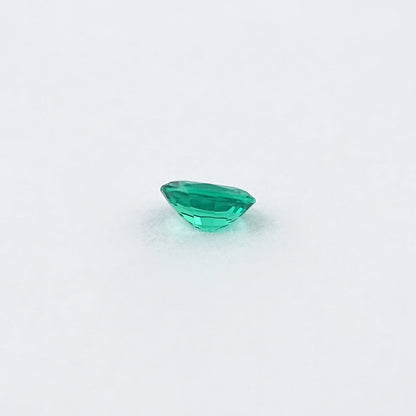 Oval Shape Colombian Green Gemstone Loose