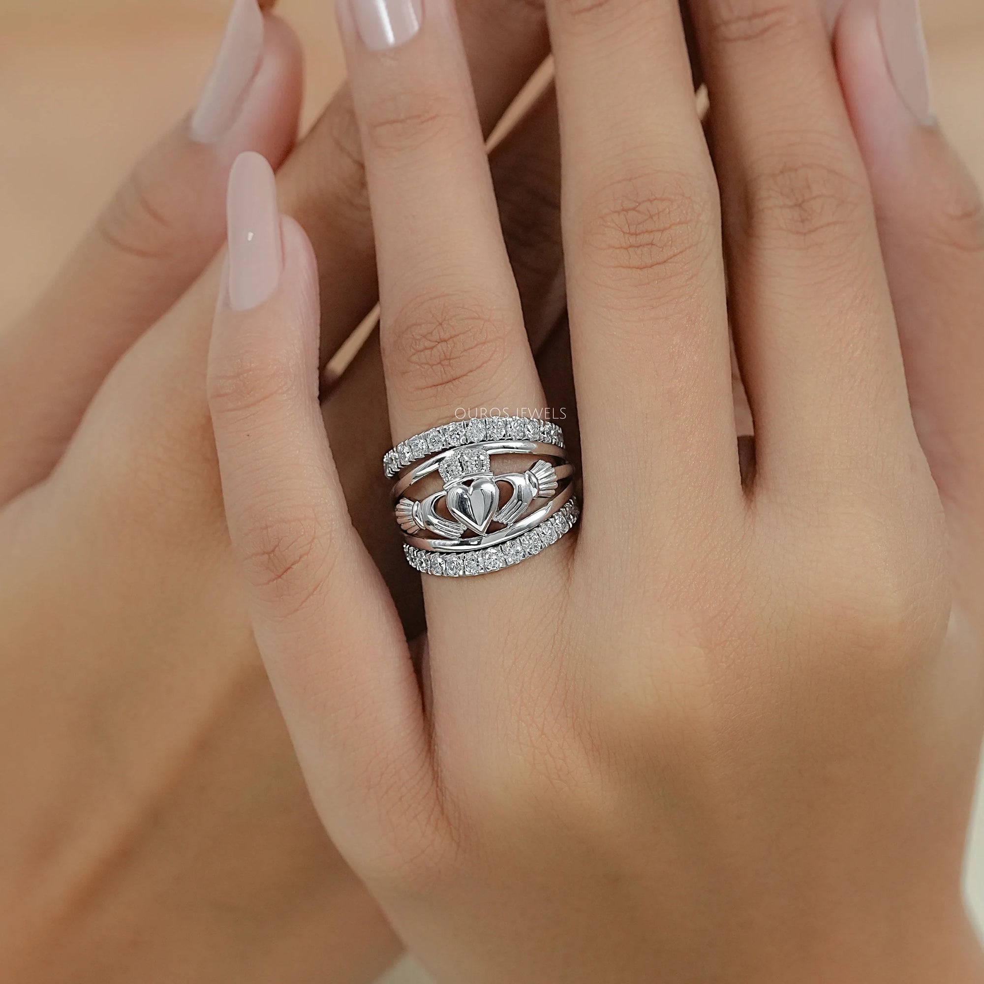Heart Shape Crown Hands Lab Diamond Ring Set