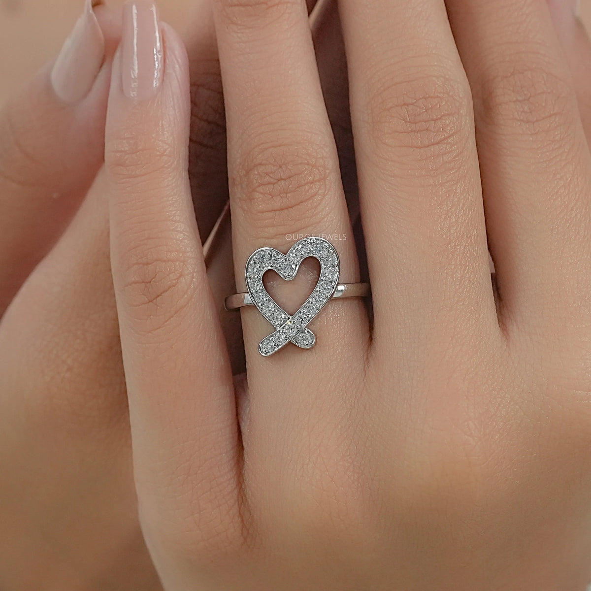 Round Diamond Open Heart Shape Ring Ring