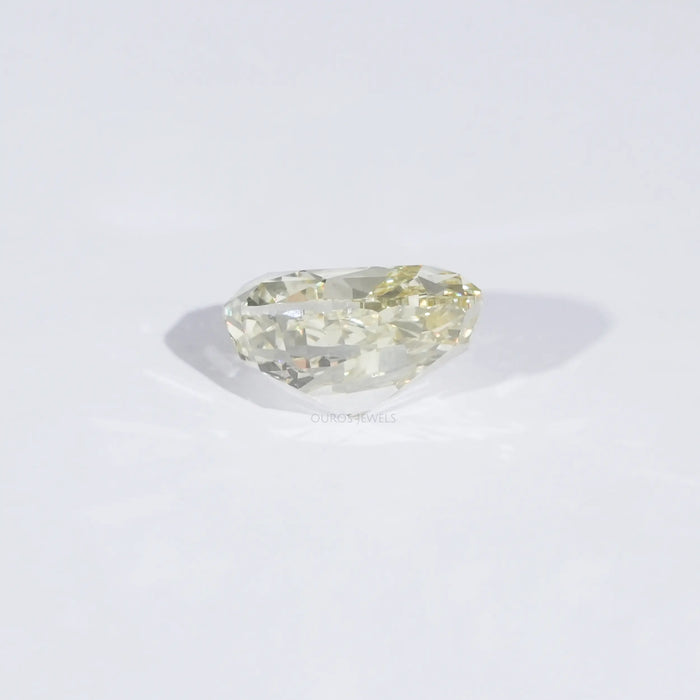 Side View of Modified Oval Cut Loose Diamond 