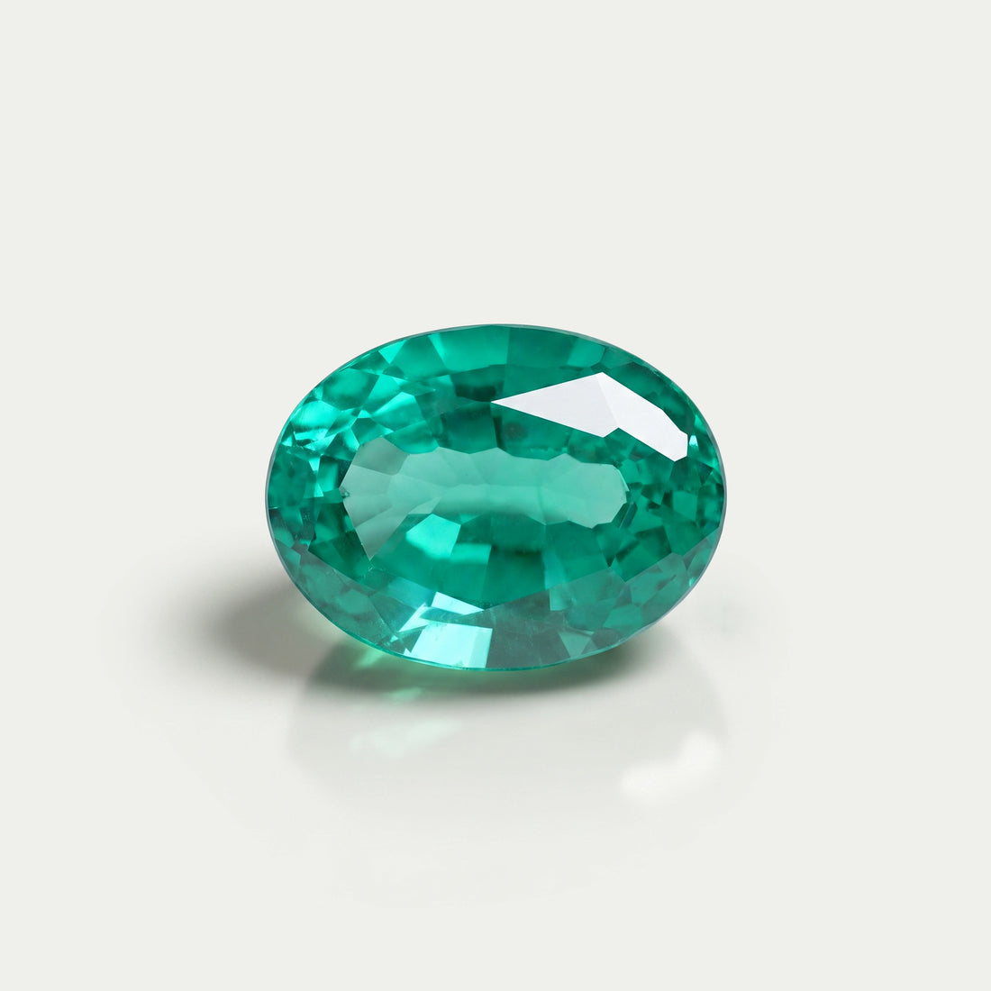 Oval Shape Colombian Green Gemstone Loose