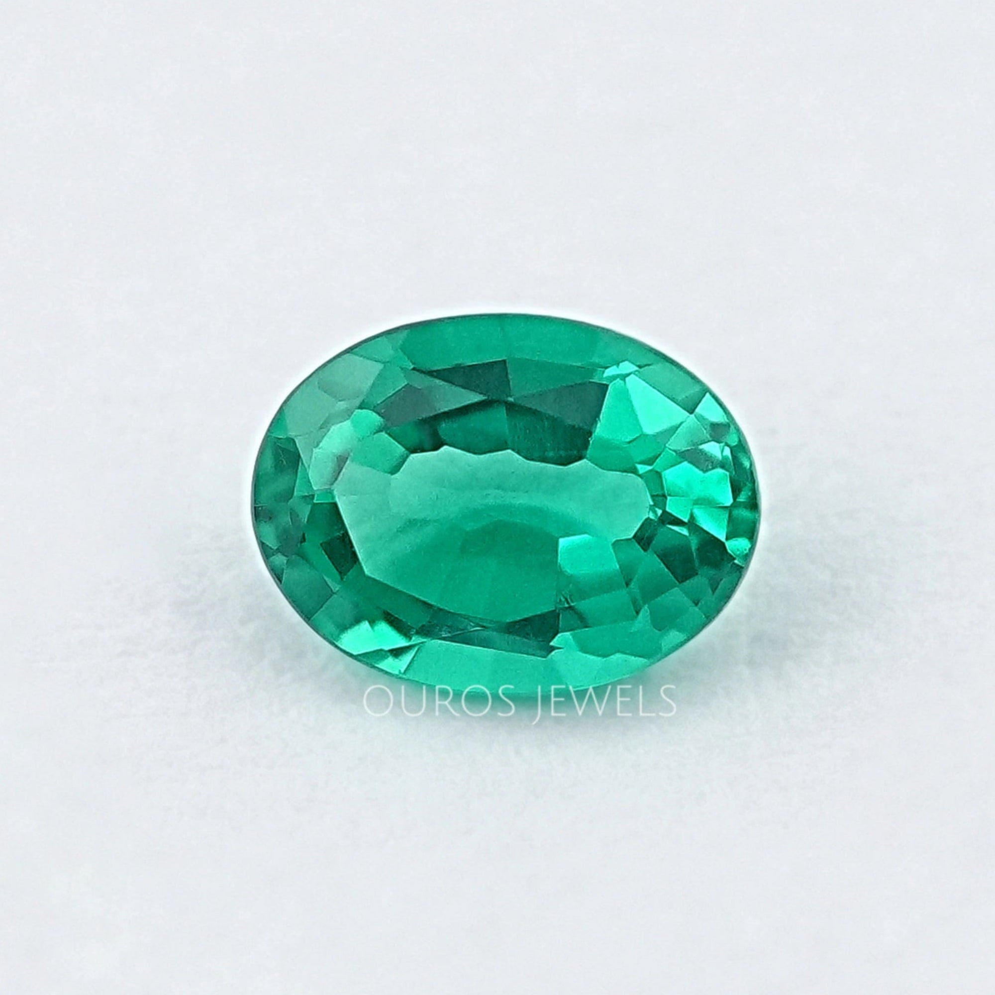 Oval Shape Colombian Green Gemstone Loose