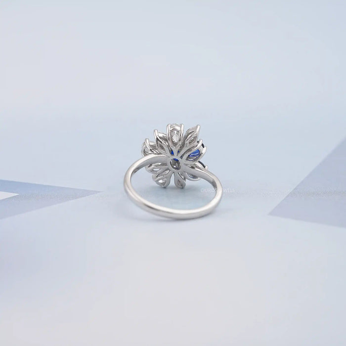 Blue Sapphire Oval Cut Gemstone Cluster Ring Ring