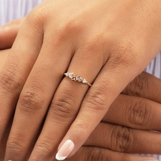 [A Women wearing Oval Semi Mount Engagement Ring]-[Ouros Jewels]