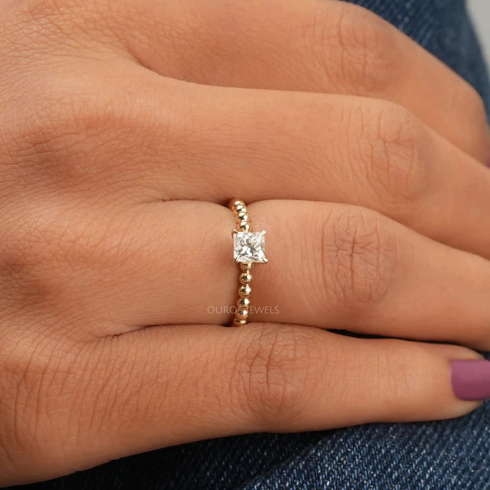 [A Women wearing Princess Cut Solitaire Ring]-[Ouros Jewels]