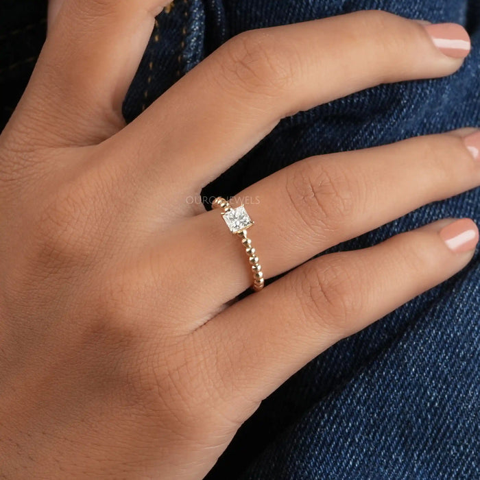 [A Women wearing Princess Cut Diamond Ring]-[Ouros Jewels]