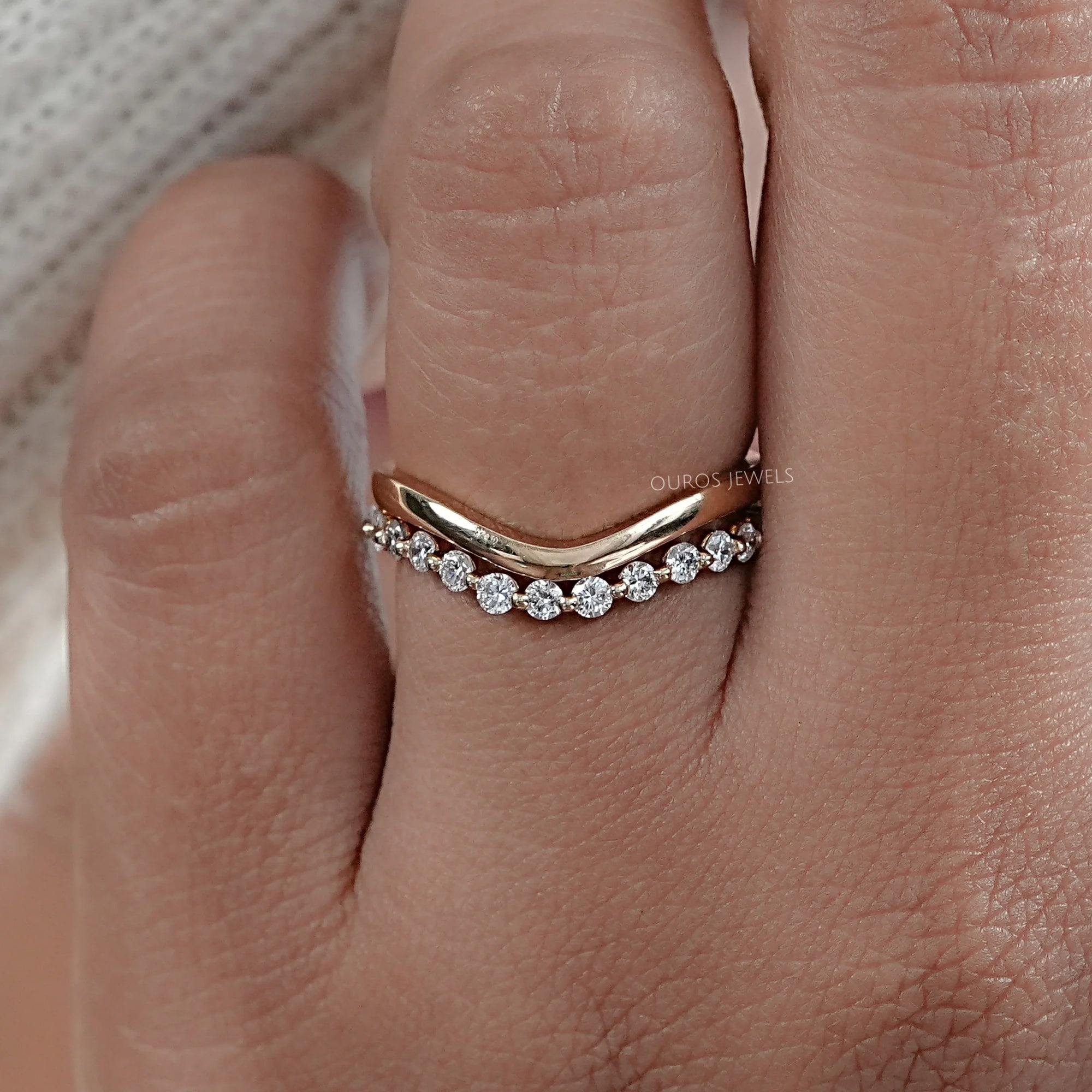 Round Lab Diamond Double Wave Curved Band Rings