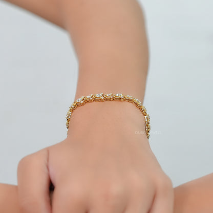 Round Lab Diamond Clover Floral Bracelet Bracelet