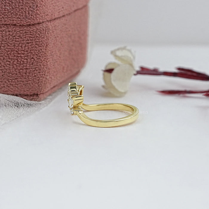 Marquise And Round Diamond Curved Dainty Ring Ring