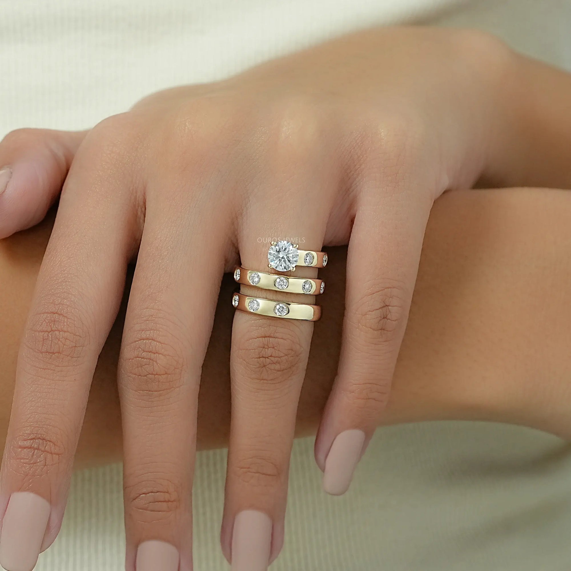 Round Lab Diamond Spiral Wedding Band
