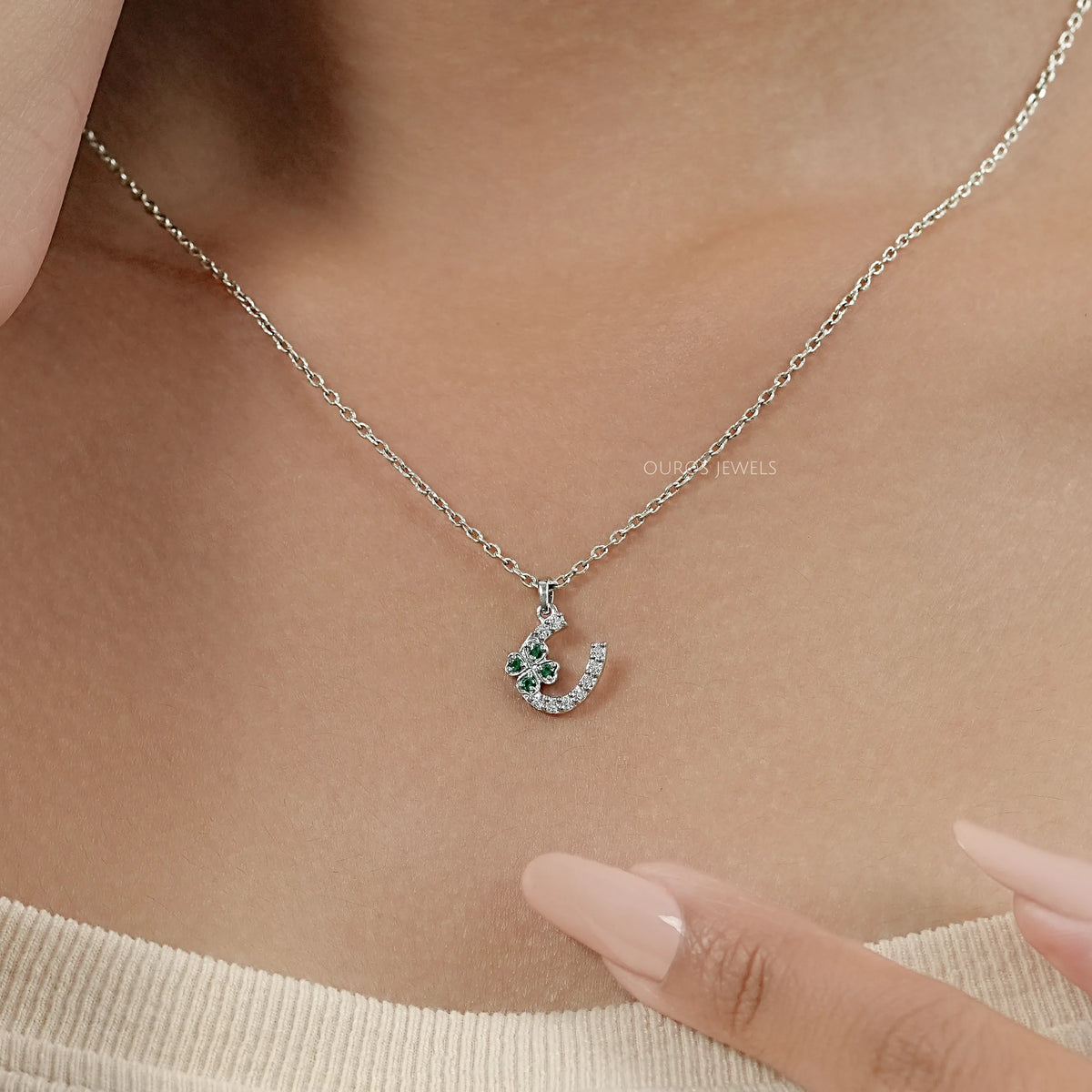 Round Green Gemstone Leaf Charm Pendant Necklaces