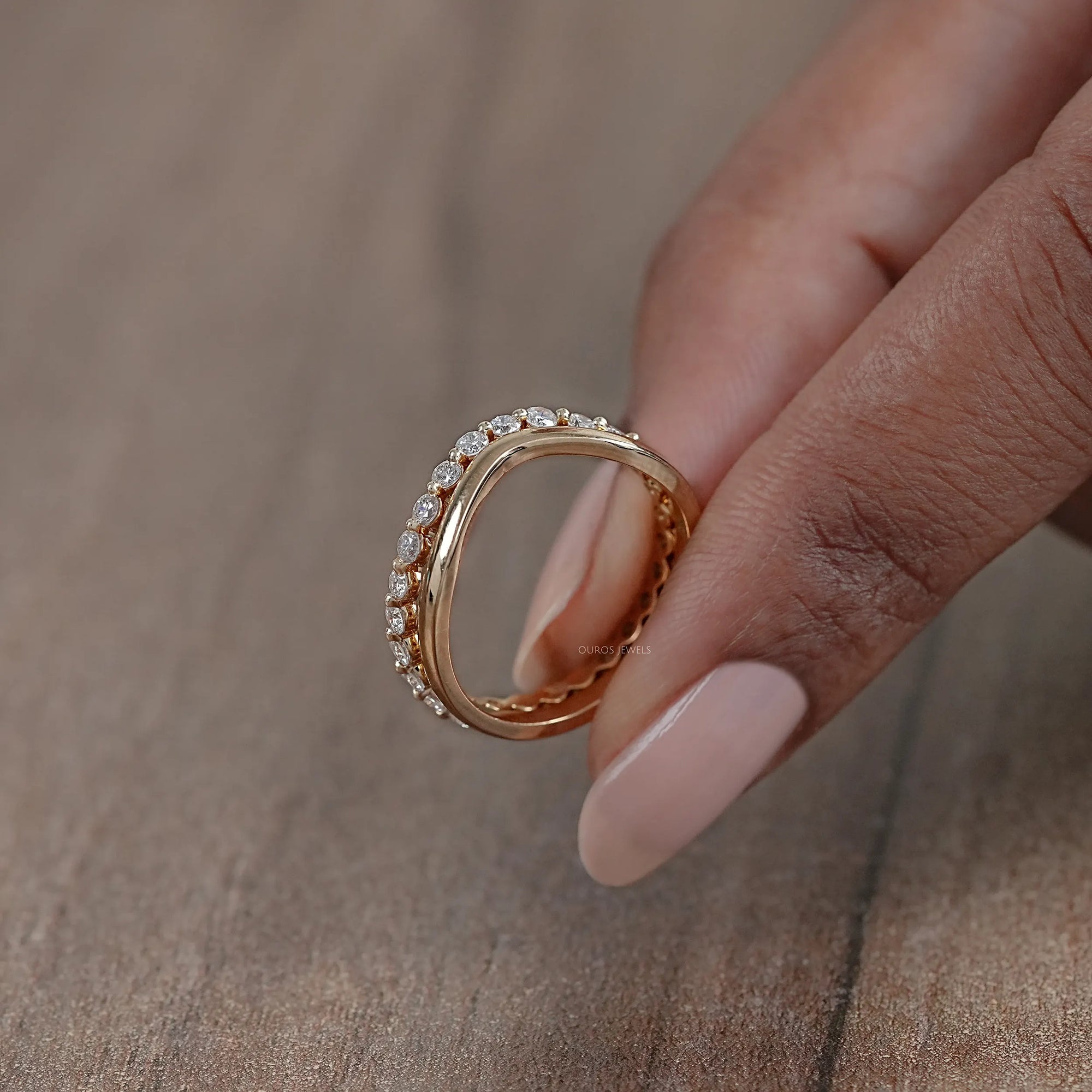 Round Lab Diamond Double Wave Curved Band Rings