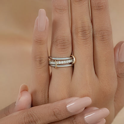 Interlink Round Lab Diamond Band Ring
