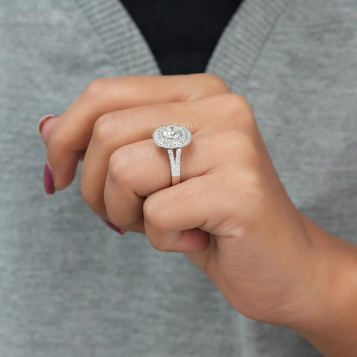 [A Women wearing Round Cut Halo Engagemenet Ring]-[Ouros Jewels]
