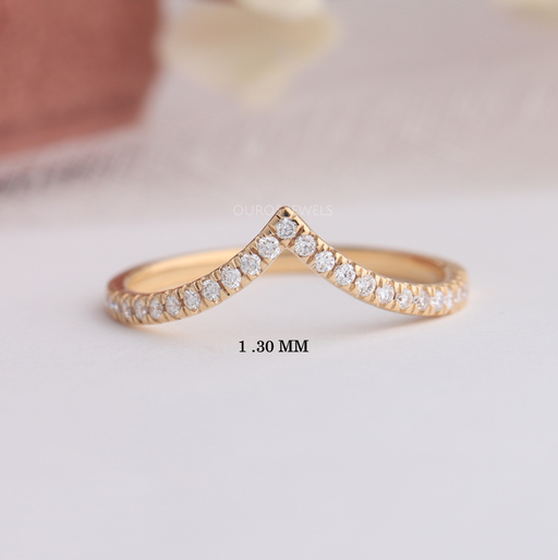V Shape Curved Round Diamond Wedding Band 1.30 MM Rings