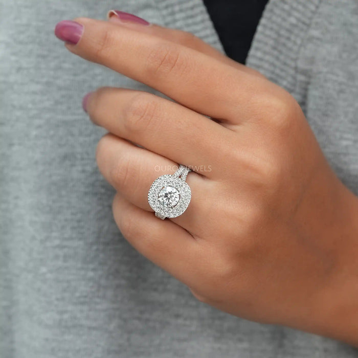 [A Women wearing Round Diamond Engagement Ring]-[Ouros Jewels]