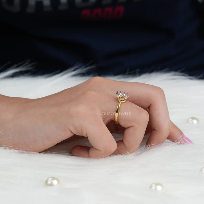 [A Women wearing Semi Mount Ring for Women]-[Ouros Jewels]
