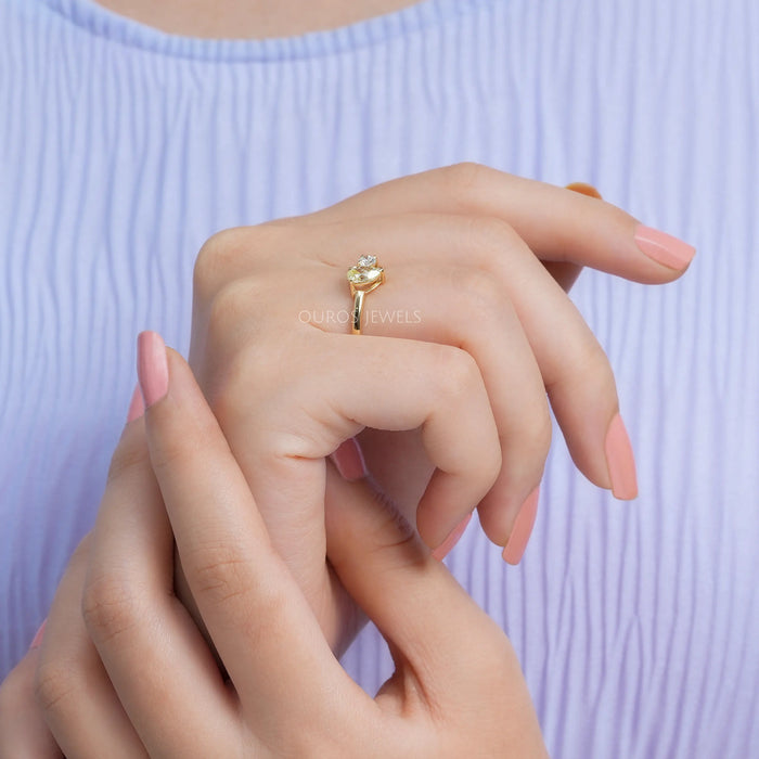 [A Women wearing Toi Et Moi Engagement Ring ]-[Ouros Jewels]