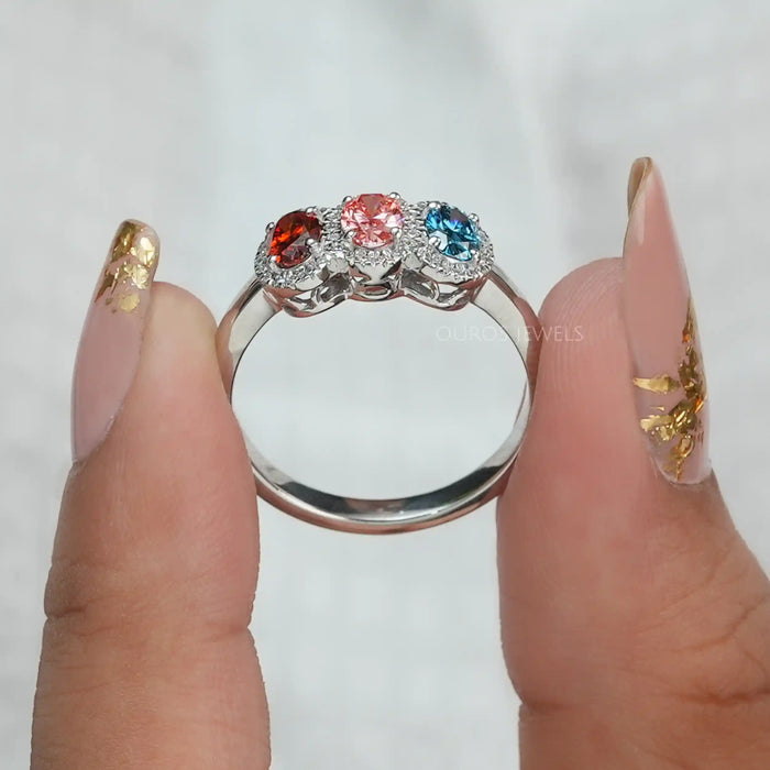 [A Women holding Three Colored Diamond Ring]-[Ouros Jewels]