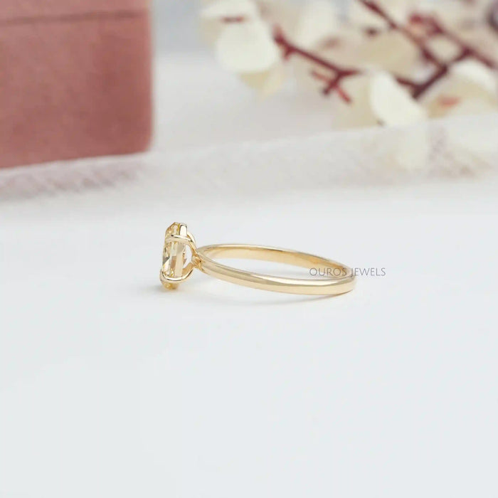 [18k Yellow Gold Oval Diamond Ring]-[Ouros Jewels]