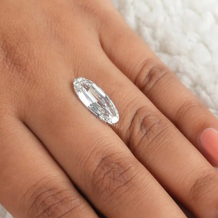 [Oval Cut lab-grown Diamond on Hand]-[Ouros Jewels]