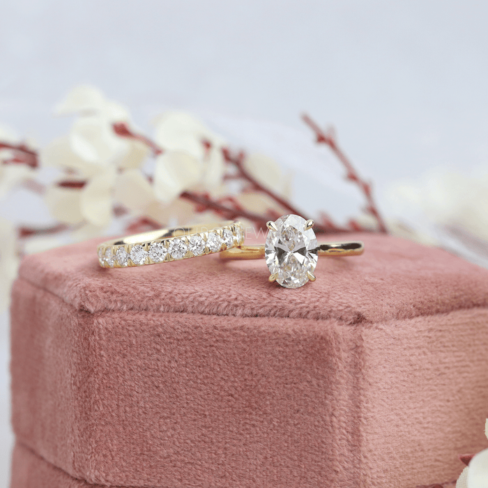 Oval Cut Lab Grown Diamond Solitaire Bridal Ring Set