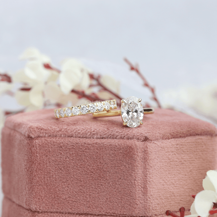 Oval Cut Lab Grown Diamond Solitaire Bridal Ring Set