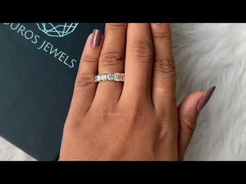 [Youtube video of emerald and rounf diamond ring]-[Ouros Jewels]