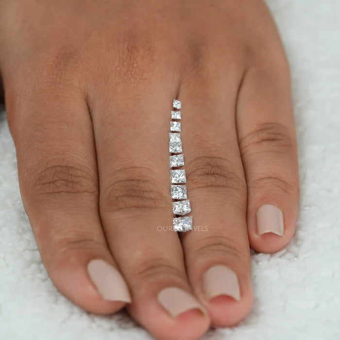 Princess cut lab diamonds in 2 MM To 4.25 MM sizes
