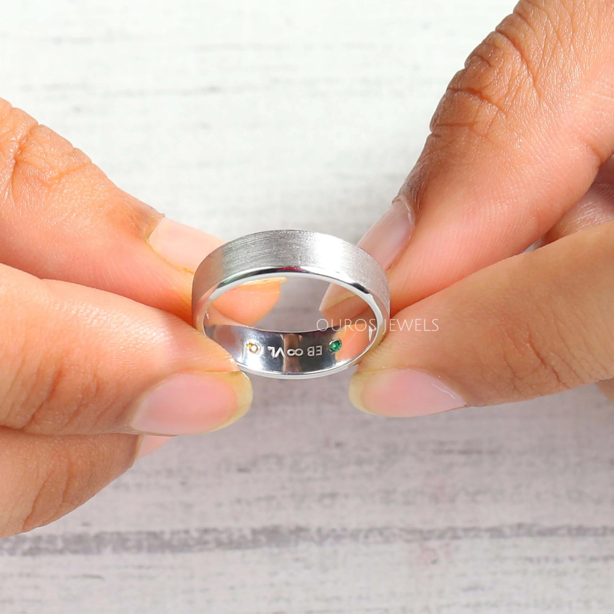 Round Cut Gemstone Inside Diamond Band