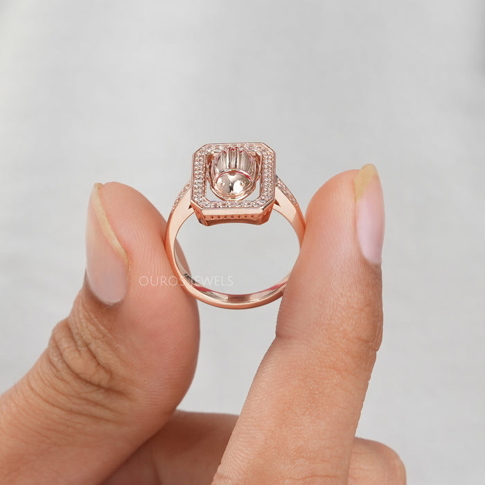 [A Women Holding Round Diamond Ring or Men]-[Ouros Jewels]