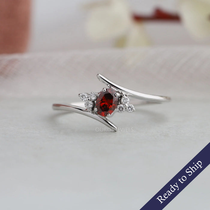 [Red Oval Bypass Setting Dainty Ring]-[Ouros Jewels]