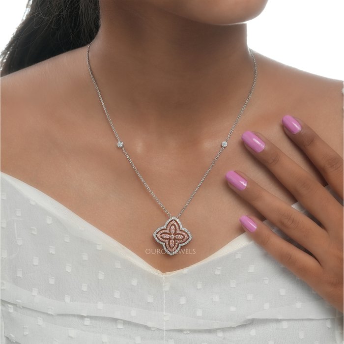 [Attractive Looks of Diamond Pendant in Flower Shape]-[Ouros Jewels]