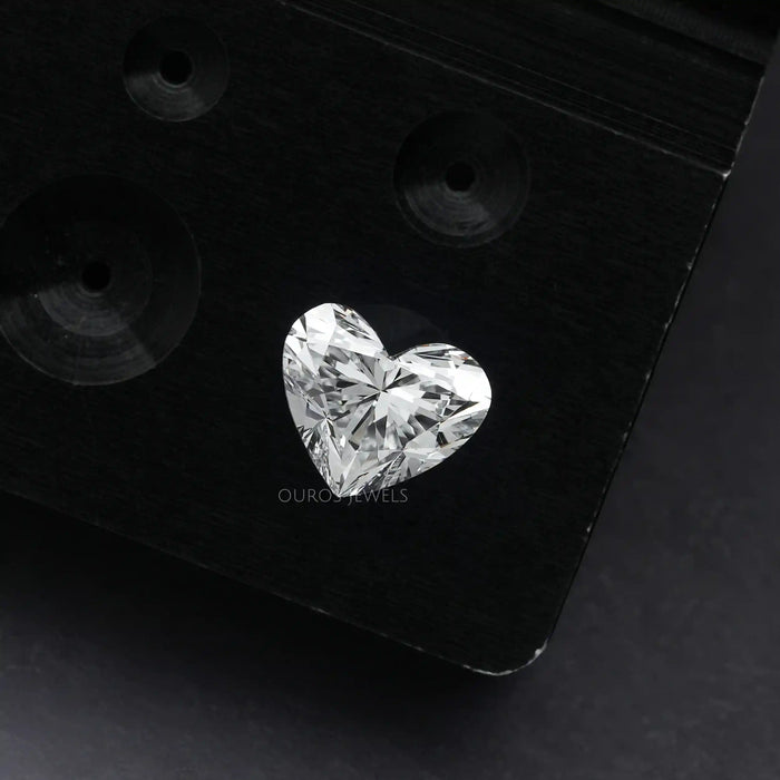 IGI certified loose CVD diamond in heart shape