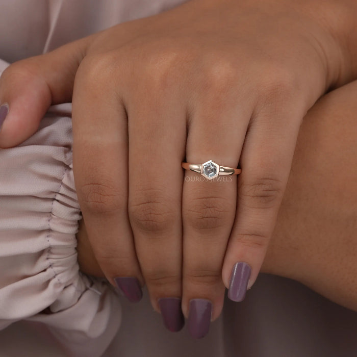 [A Women wearing Hexagone Diamond Ring]-[Ouros Jewels]