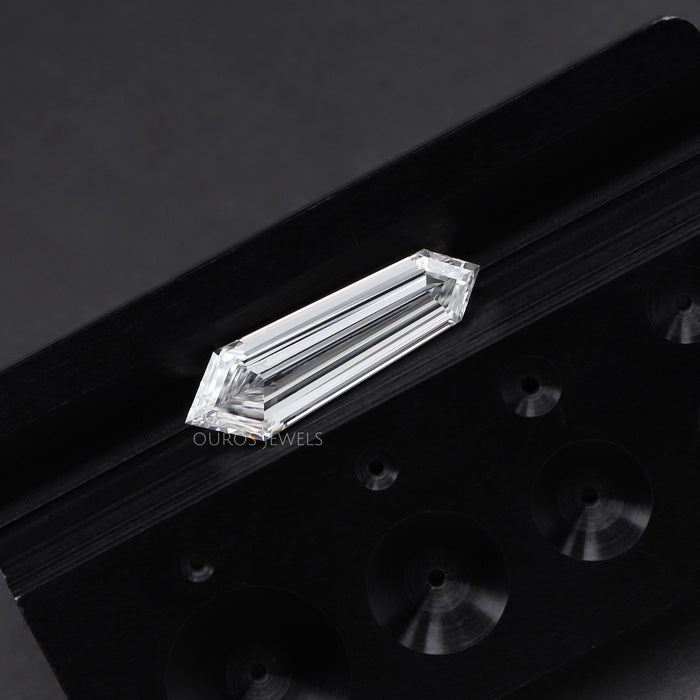 [Surface Of Kite Cut Long Diamond]-[Ouros Jewels]