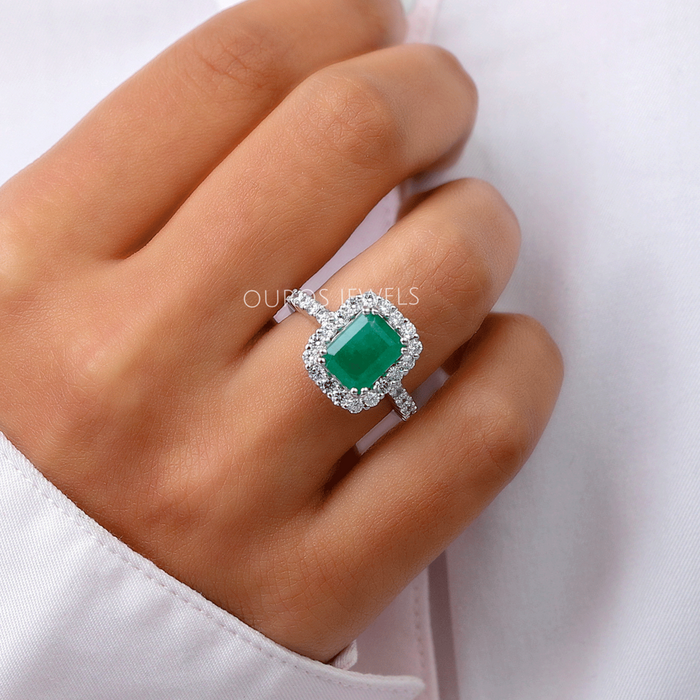 Vintage Natural Oval Cut Emerald & Diamond Ribbed 18K Gold Ring – ASSAY