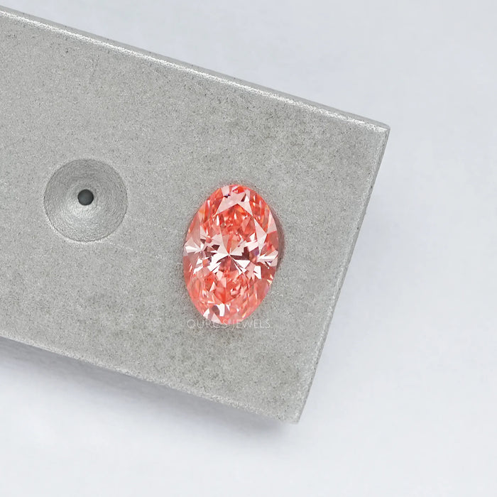 Certified oval shaped loose lab created diamond