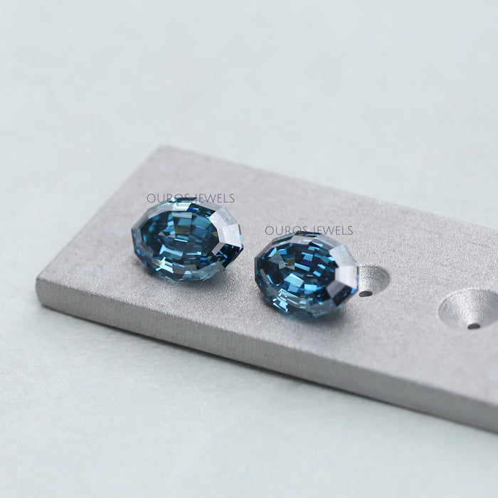 [Blue Colored Diamonds In Side View]-[Ouros Jewels]