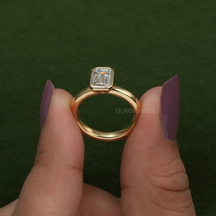 [A Women holding Emerald Lab Diamond Engagement Ring]-[Ouros Jewels]