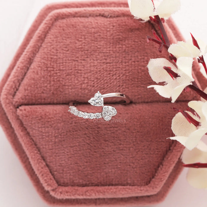 Open bypass set diamond wedding ring with heart shaped diammond