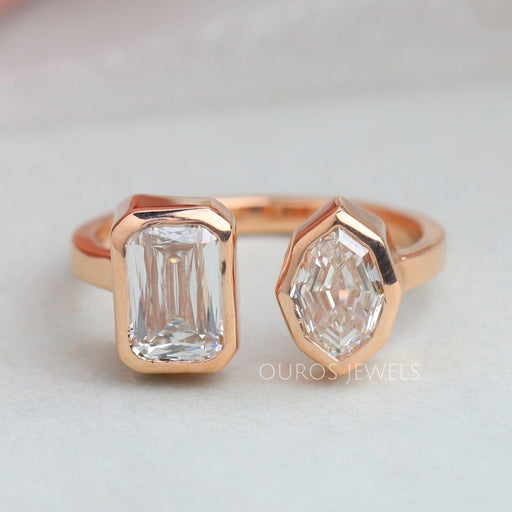 [Pear And Emerald Cut Toi Moi Engagement Ring Zoomed Look]-[Ouros Jewels]