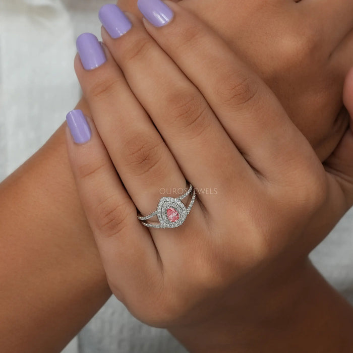 [A Women wearing Pink Pear Diamond Ring]-[Ouros Jewels]